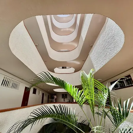 Tinache House